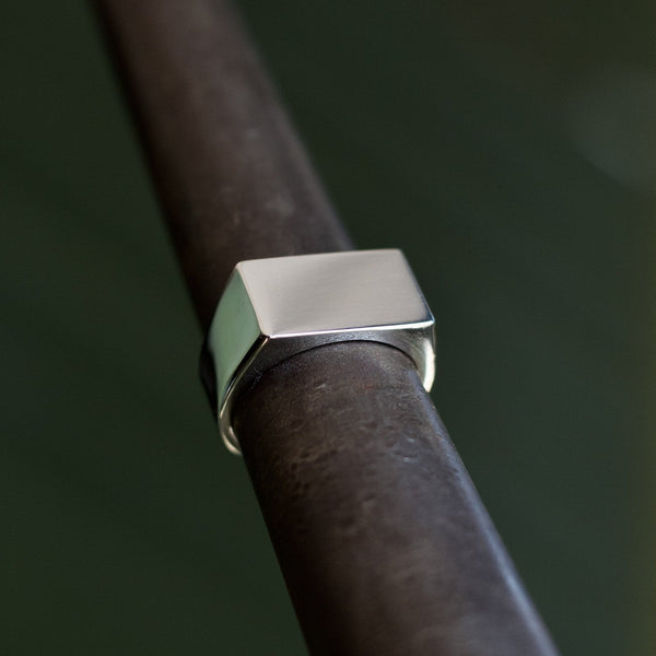 RECTANGULAR SIGNET RING - Dirty Paradise