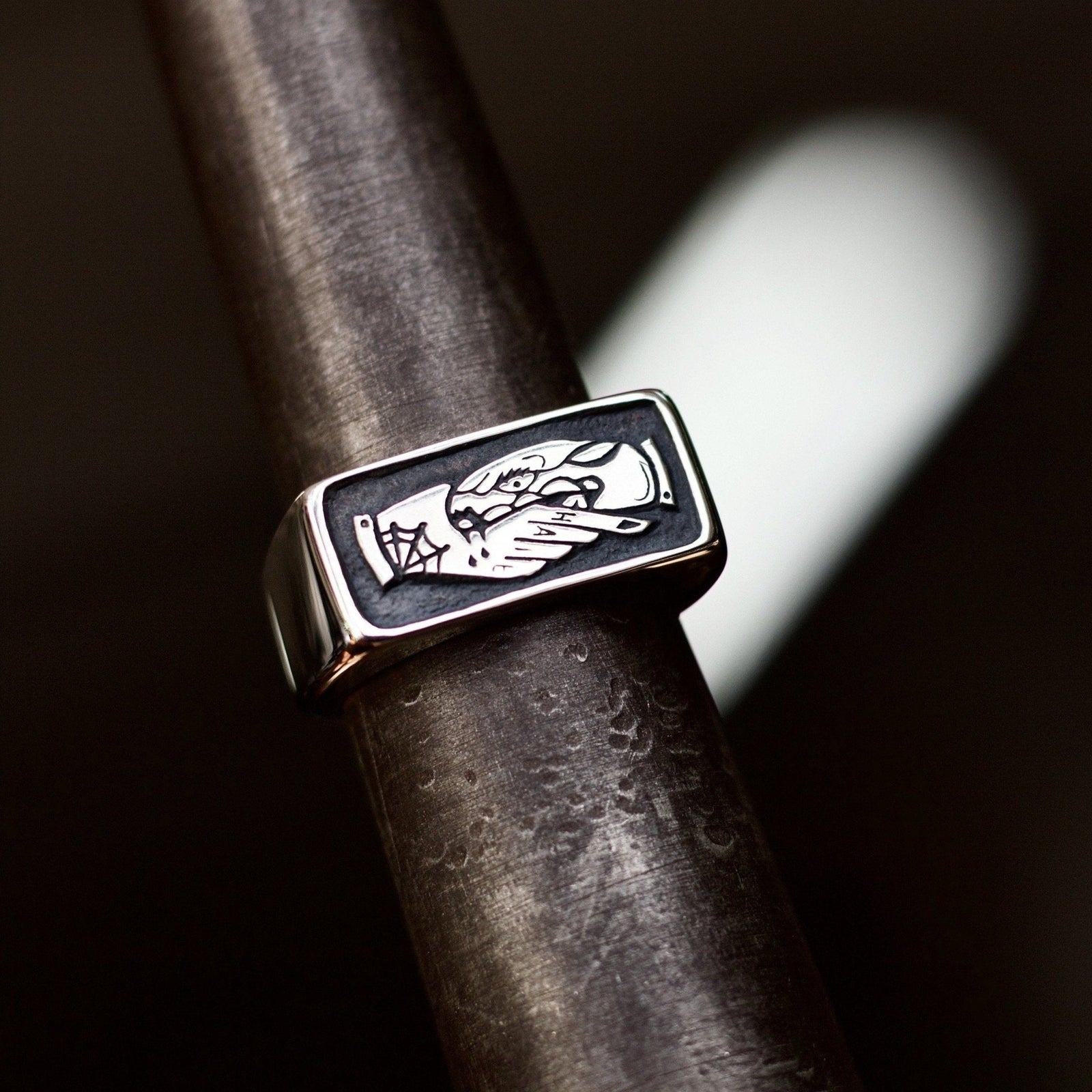 TRUST NO ONE SIGNET RING – Dirty Paradise