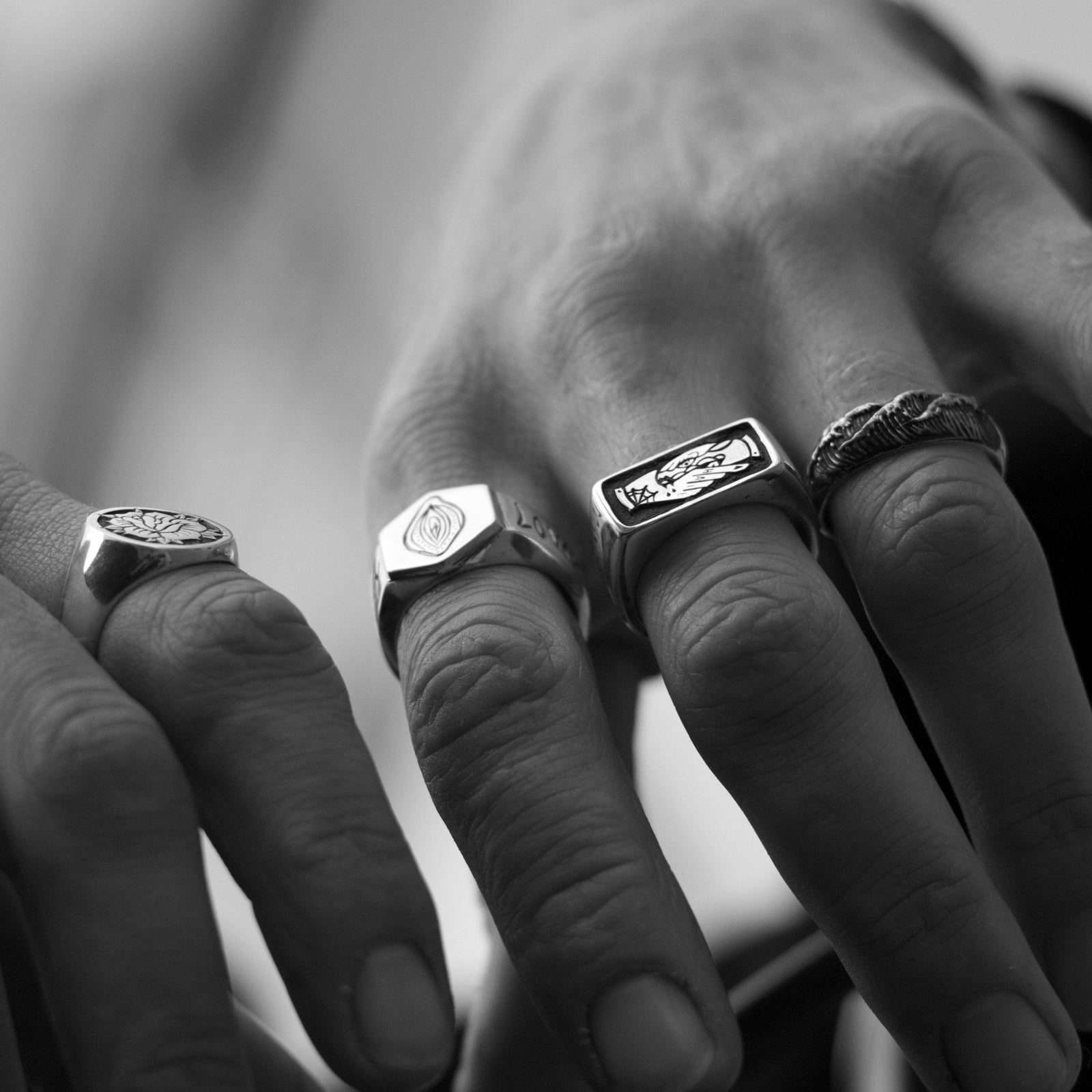 TRUST NO ONE SIGNET RING – Dirty Paradise