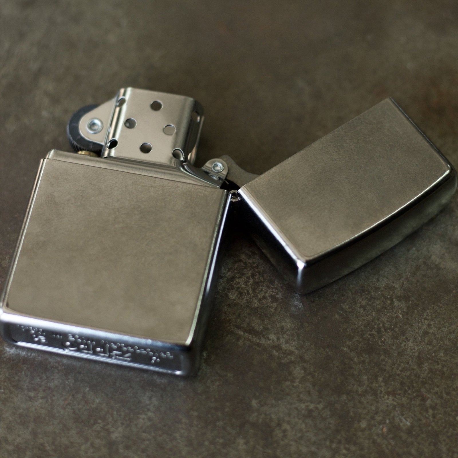 ZIPPO – Dirty Paradise