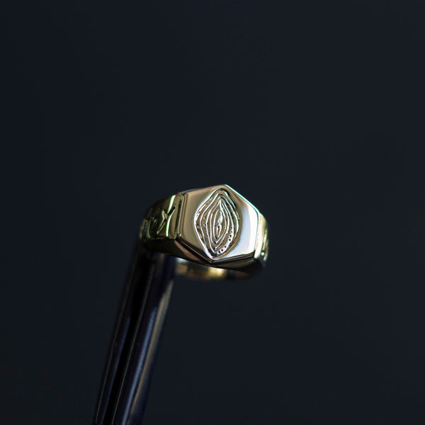ENGRAVED PVSSY LOVERS RING